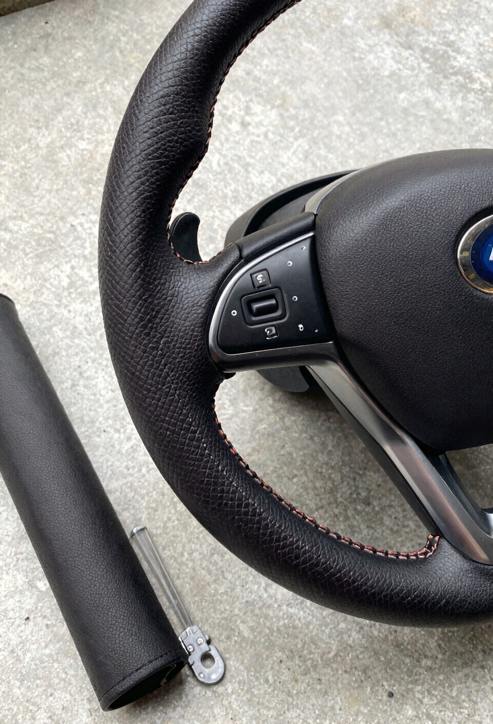 grip texture sweatproof control